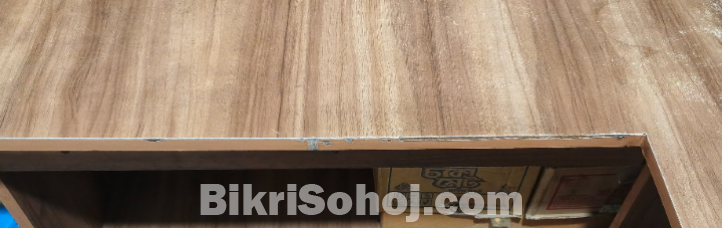 কম্পিউটার টেবিল